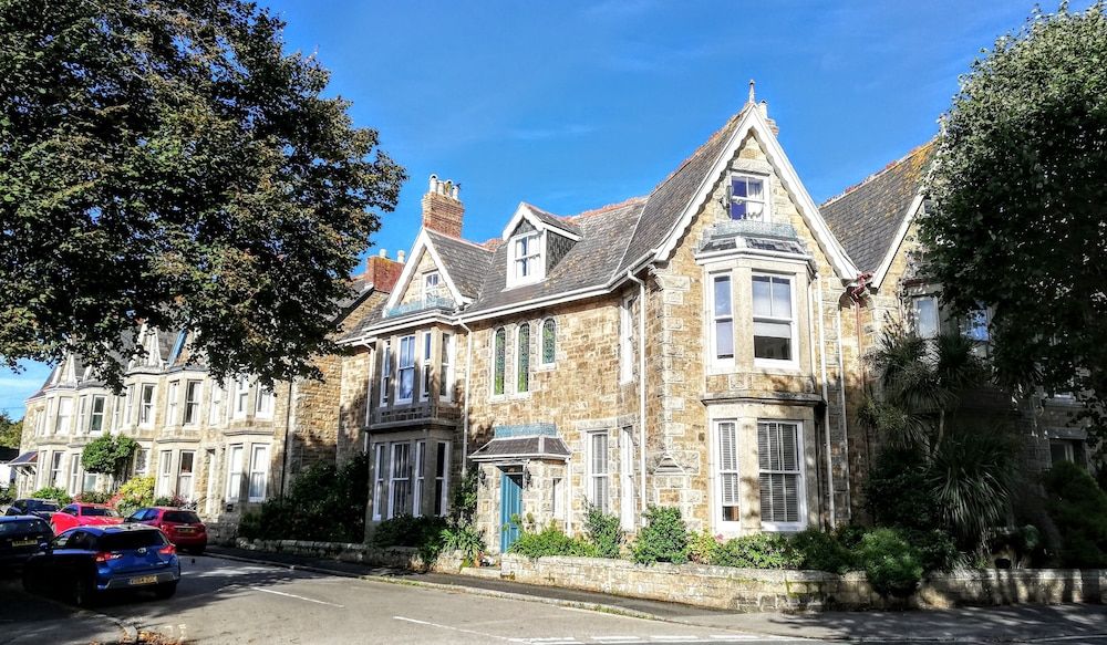 Treventon Guest House 1