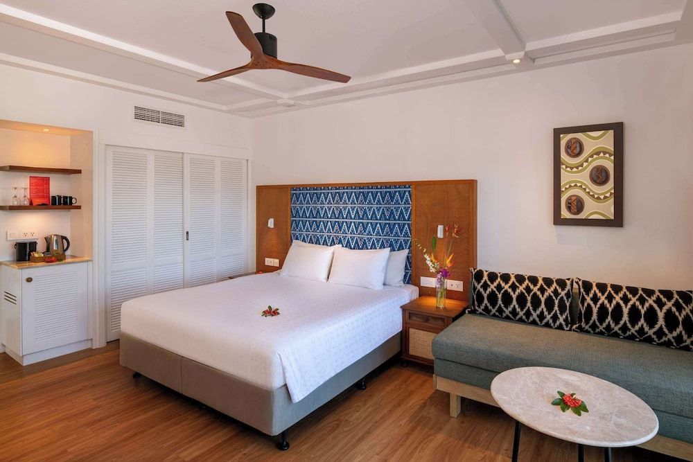 Outrigger Fiji Beach Resort 2