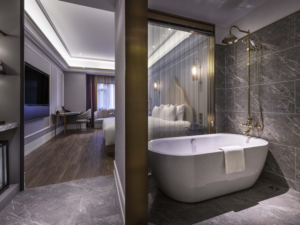 Mercure Shanghai Jiuting 2