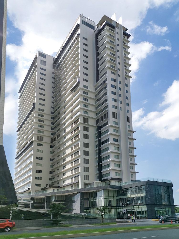 Brittany Hotel BGC 1