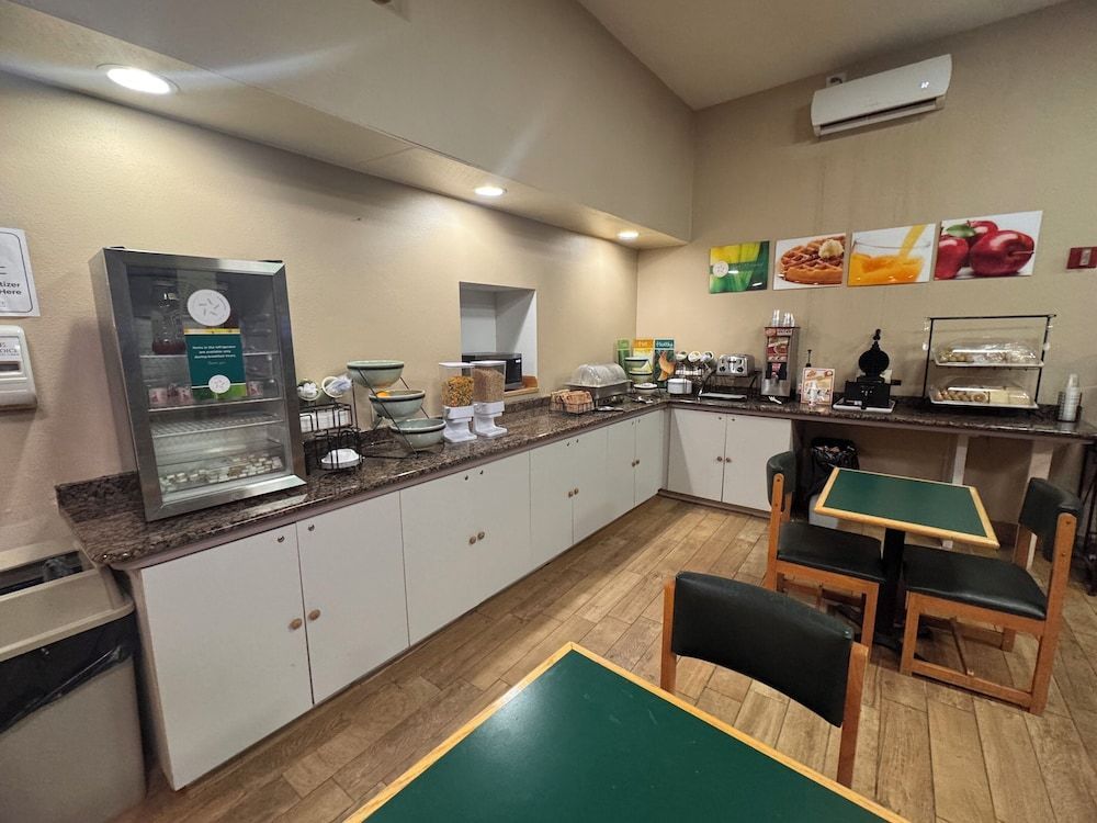 Quality Inn Waynesburg - Morrisville 1