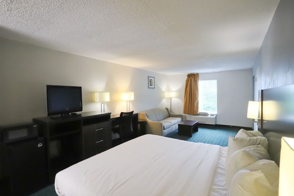 Greenville Inn & Suites 2