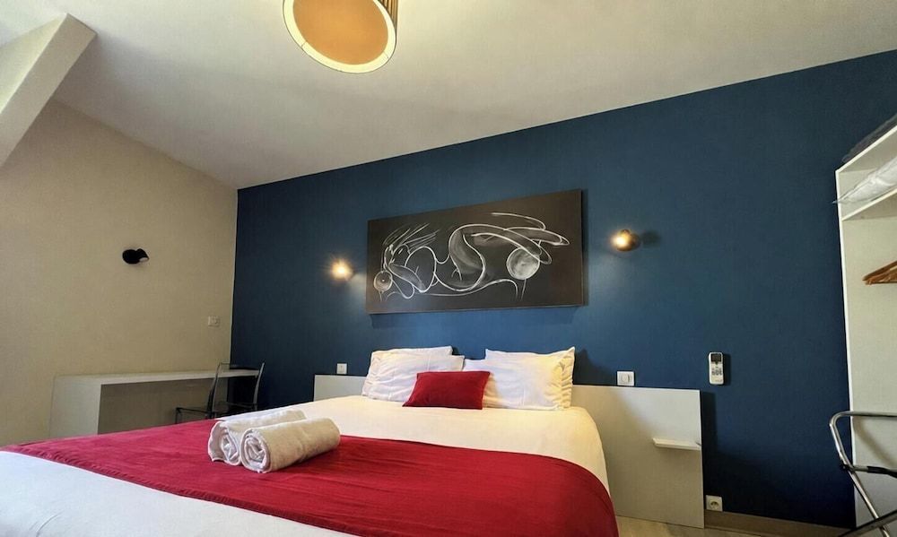 Brit Hotel du Parc Niort Centre-Parking gratuit 1