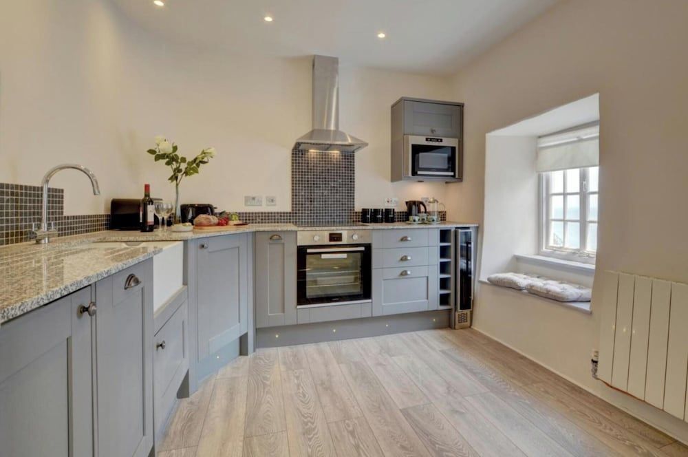 Seaview 1 Bed Apartment Sleeps 4 - Balcony - Tv 1