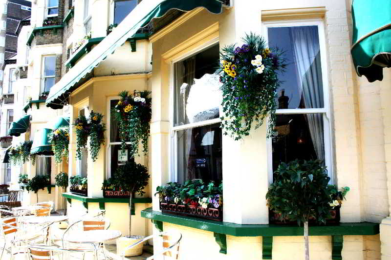 Ilfracombe House Hotel - near Cliffs Pavilion 1