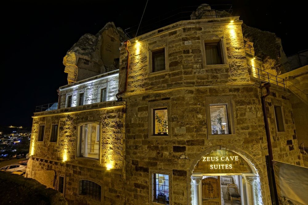 Zeus Cave Suites 1