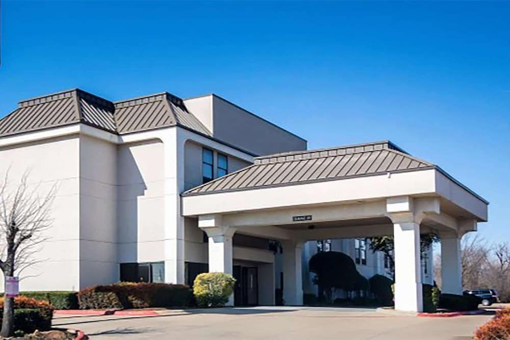 Days Inn by Wyndham Fort Worth North / Fossil Creek 1