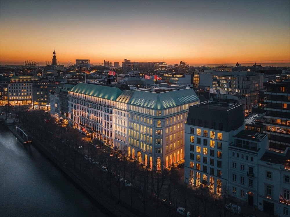 Fairmont Hotel Vier Jahreszeiten 1