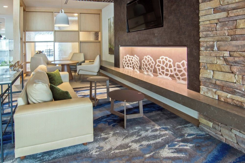 Fairfield Inn & Suites by Marriott Nashville Airport 2