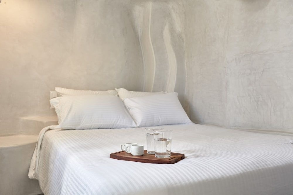 Mykonos Waves Beach House & Suites 2