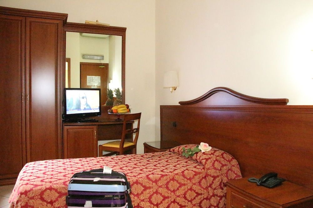 Hotel Mirage 1