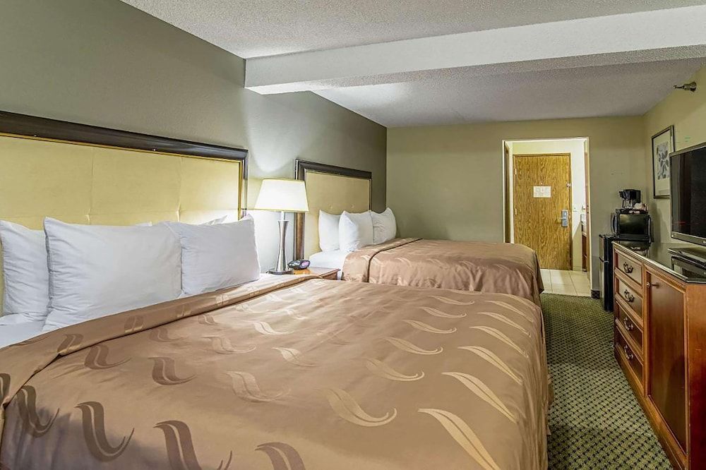 Roosevelt Hotel 1