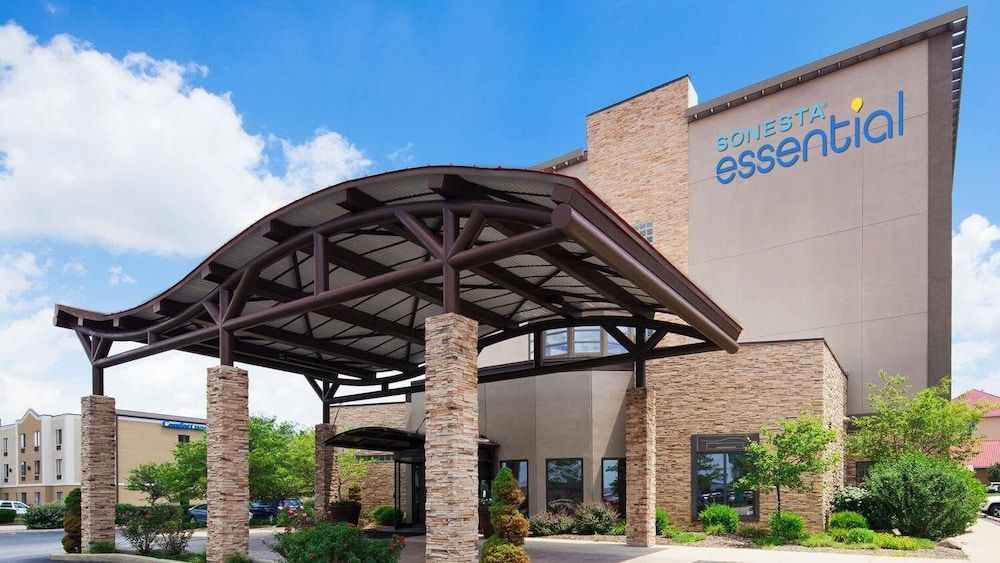 Sonesta Essential Indianapolis Airport 1
