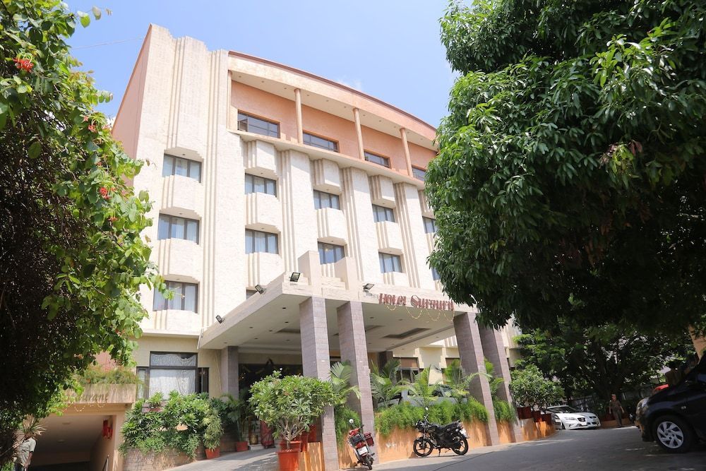 Hotel Surguru 1