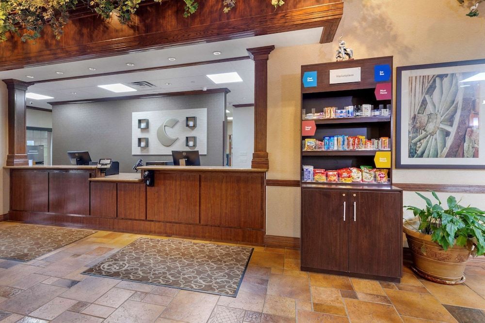 Comfort Suites Marshall 1
