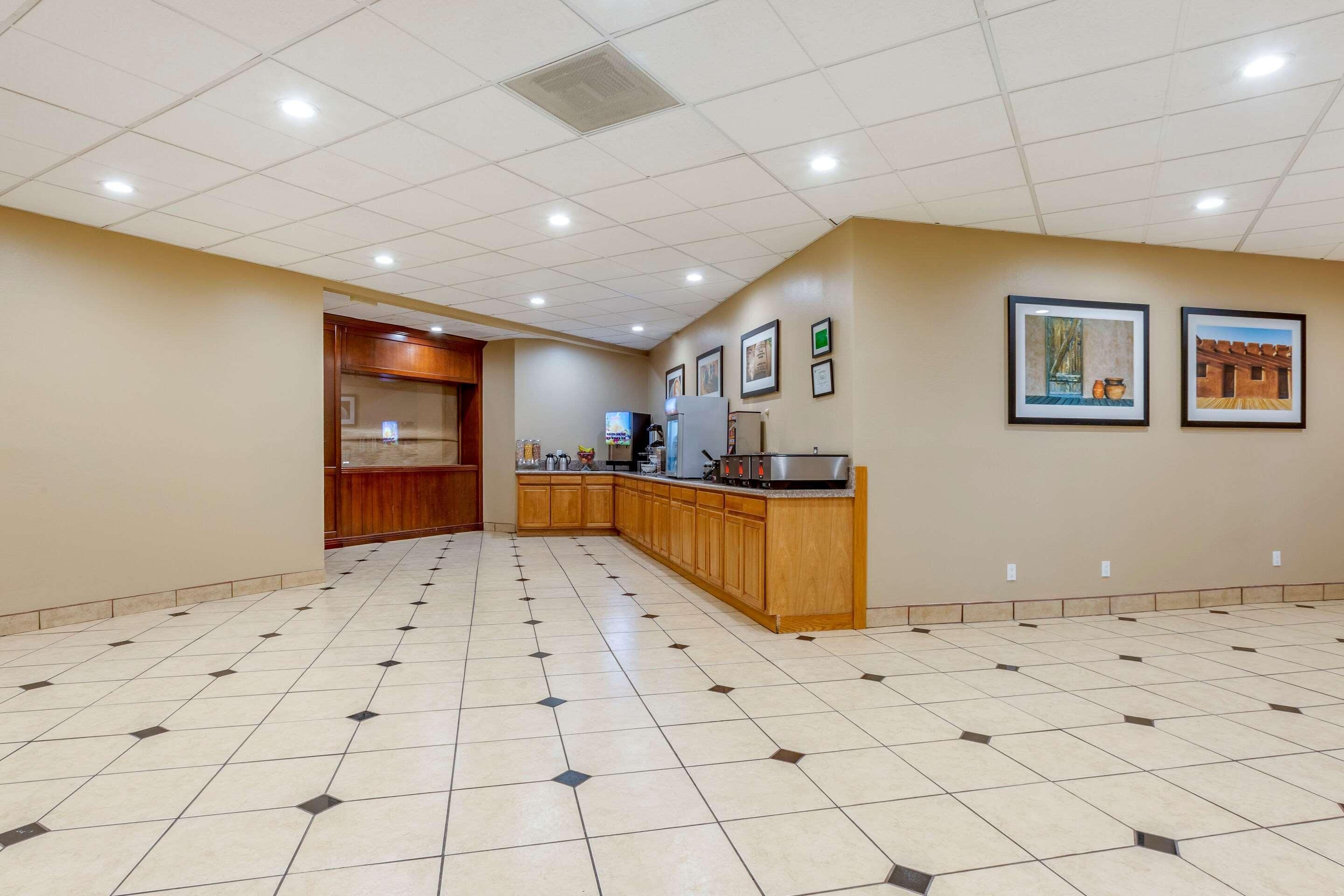 Clarion Inn and Suites Roswell, NM 2