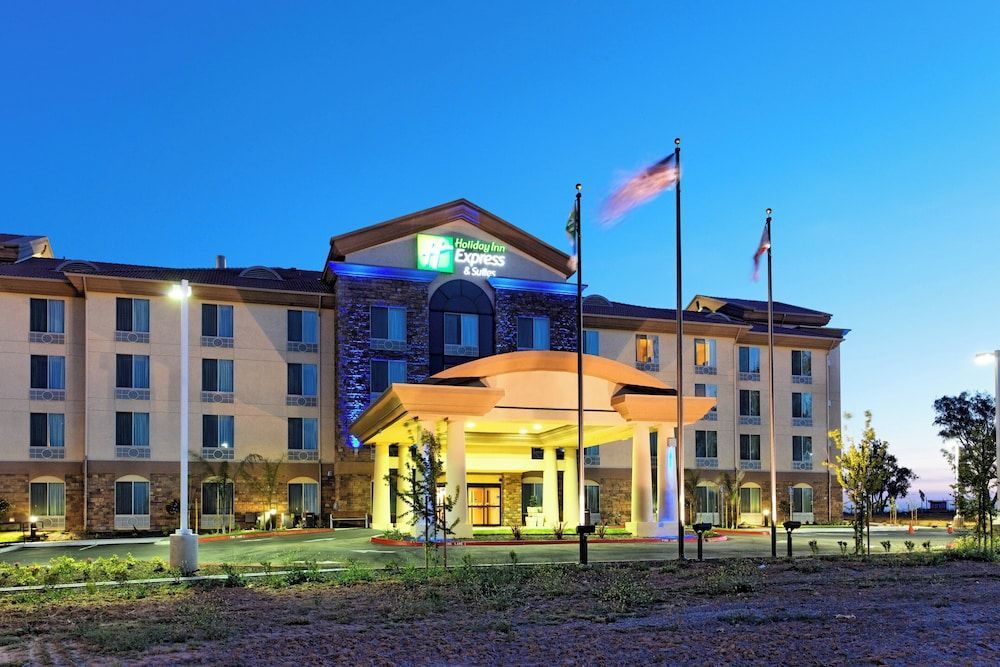 Holiday Inn Express & Suites FRESNO NORTHWEST-HERNDON by IHG 1