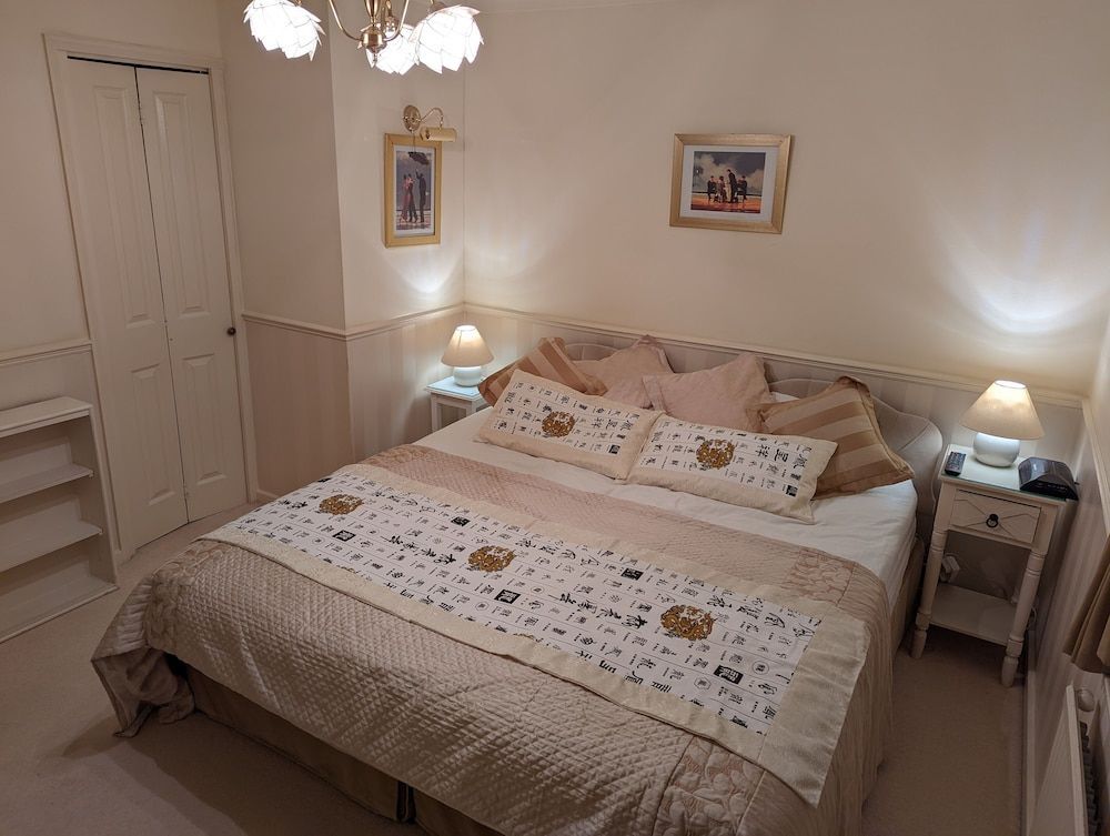 Summerfields House 2