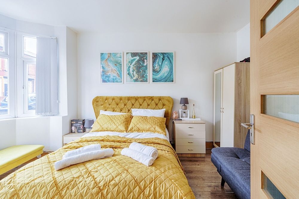 Charming 5-bed House in Birmingham 1