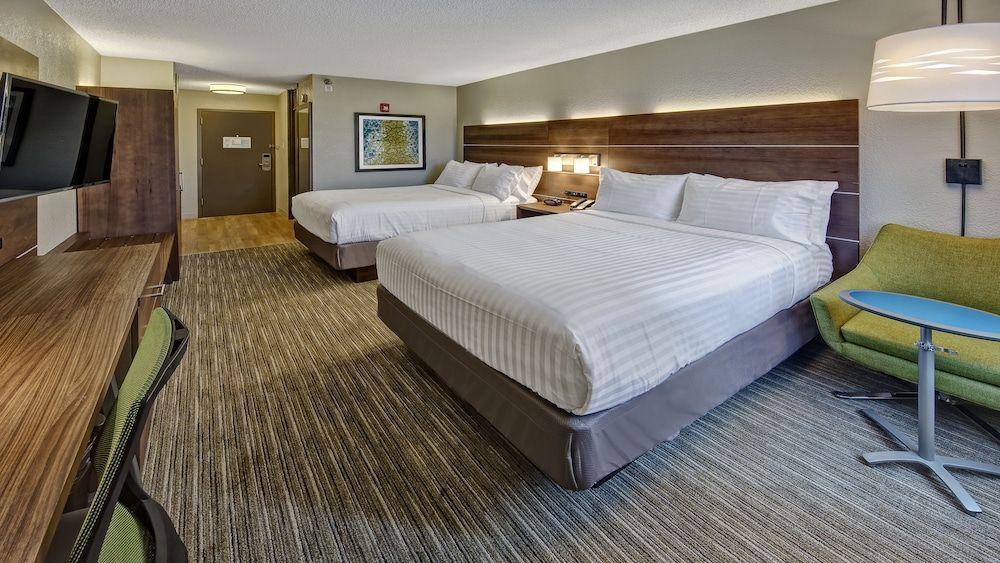 Holiday Inn Express LOUISVILLE AIRPORT EXPO CENTER by IHG 2