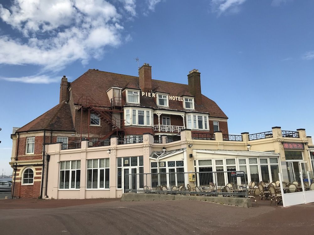 Pier Hotel 1