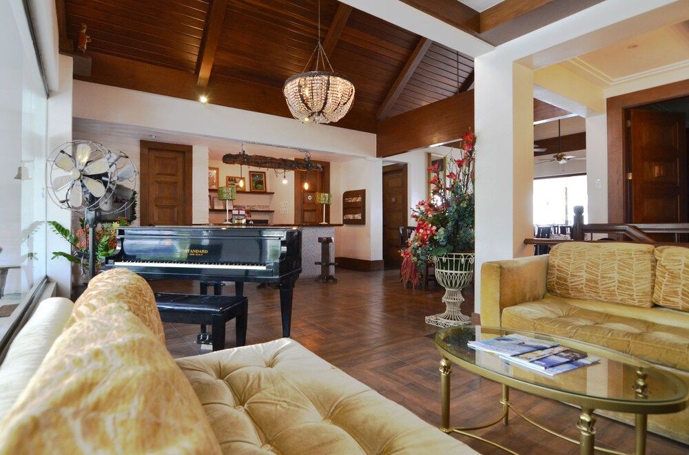 Windy Ridge Hotel Tagaytay 2