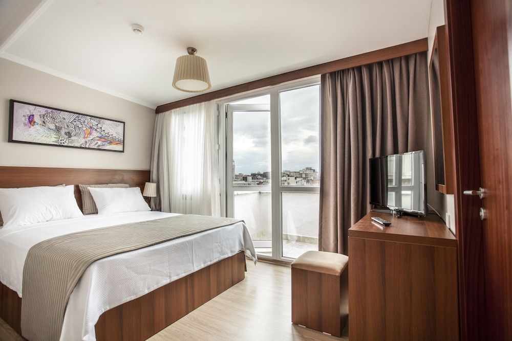 Cordis Hotel 2