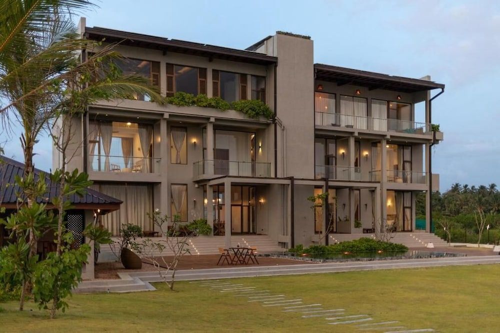 Paris - Hambantota - Six Elements Beach Villa - Hambantota