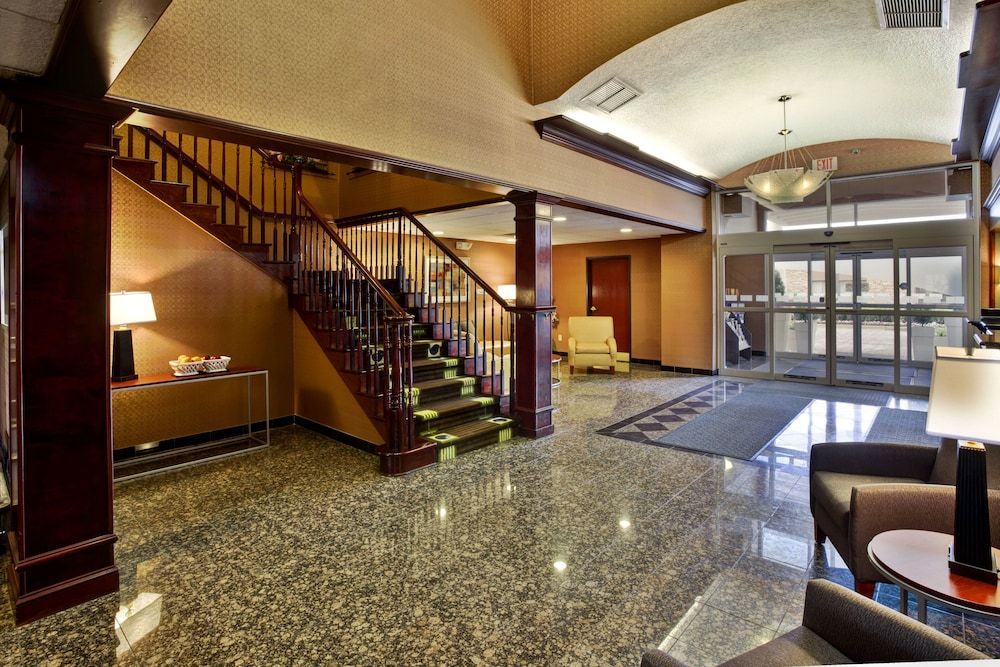 Holiday Inn Express & Suites WOODHAVEN by IHG 1