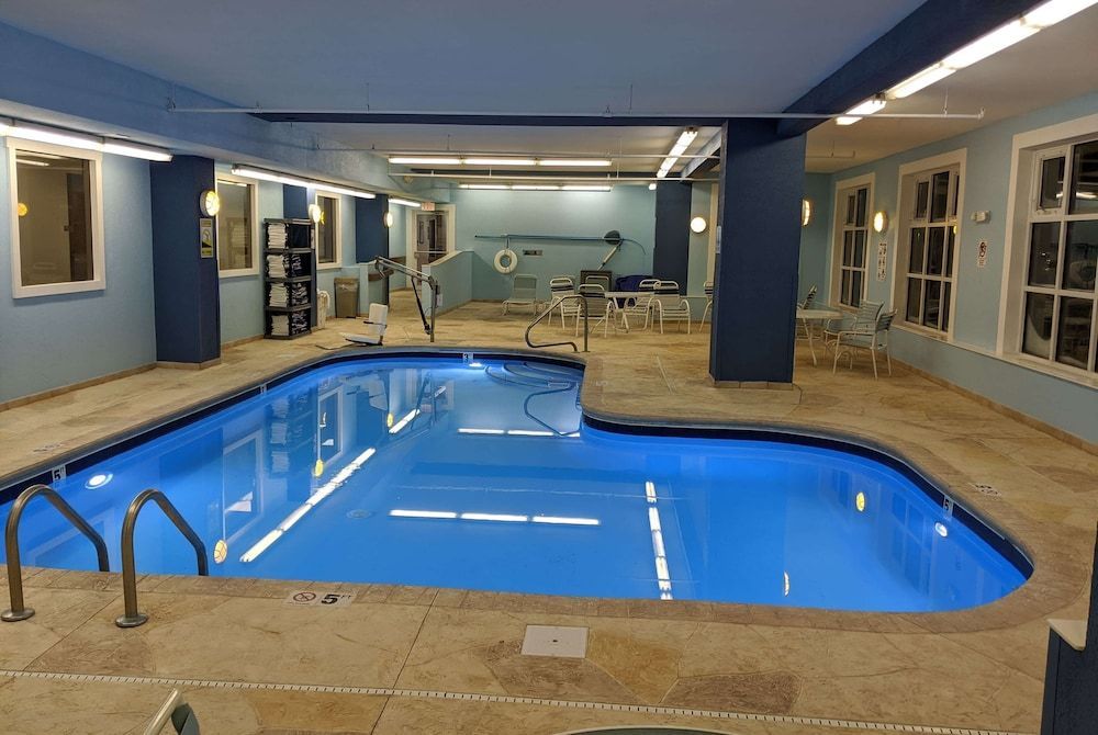 Baymont by Wyndham Rockford 1