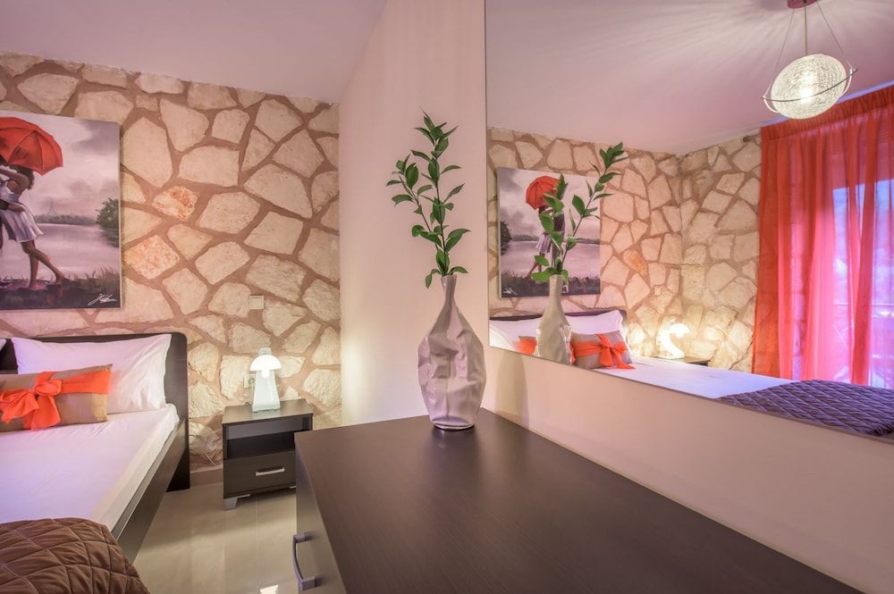 Limneon villas 2