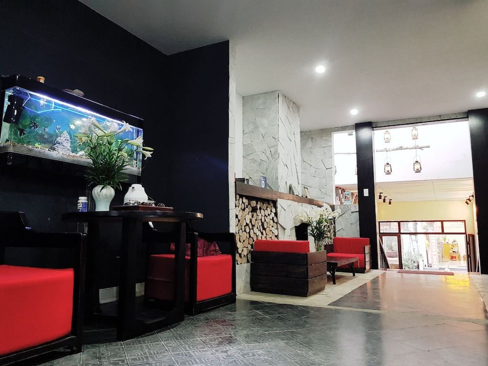 Phuong Nam Hotel 2