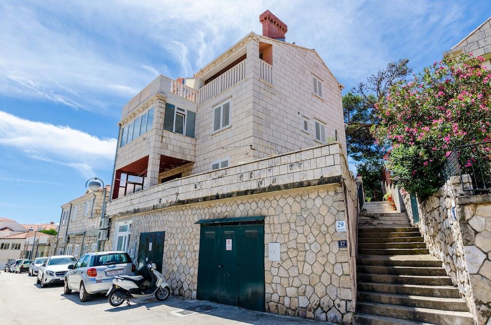 Guest House Avdic 1