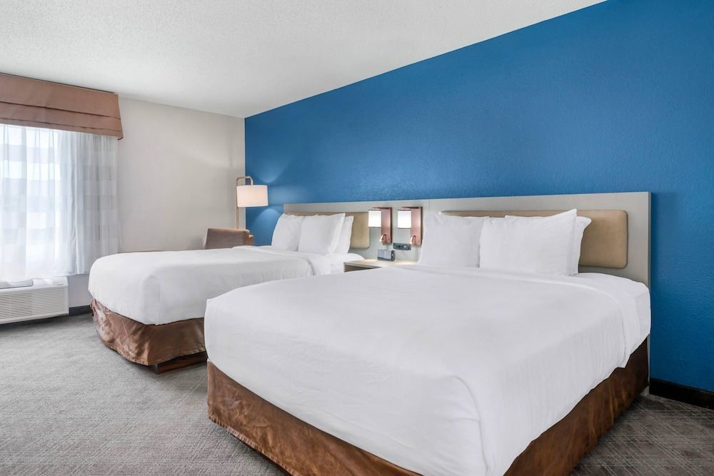 Comfort Inn & Suites Sheboygan I-43 1