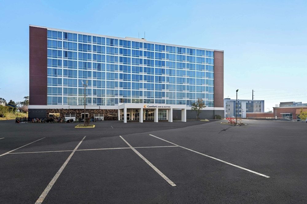 Comfort Inn & Suites Omaha Central 1