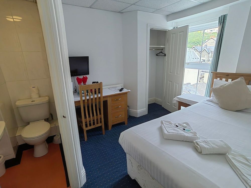 Cardigan Bay Guest House 1