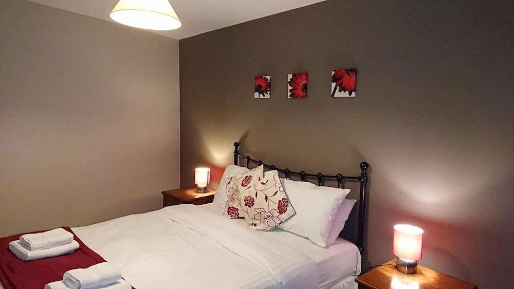 Victoria Cloisters Apartments 1