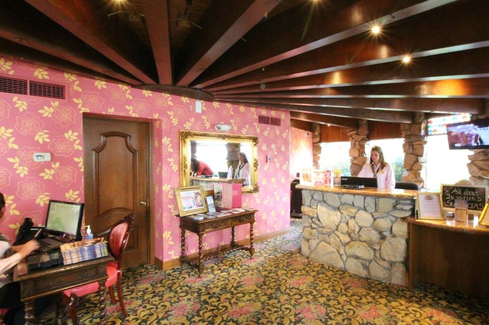 Madonna Inn 2