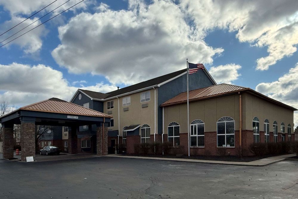 Comfort Inn & Suites Sharonville - Cincinnati North 1