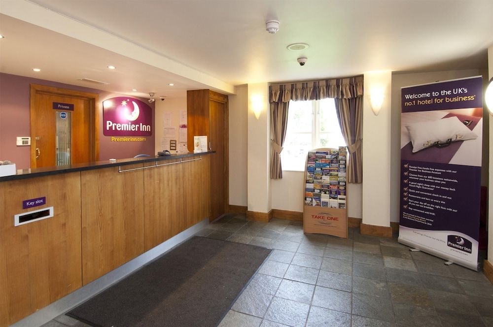 Premier Inn Manchester - Handforth 2