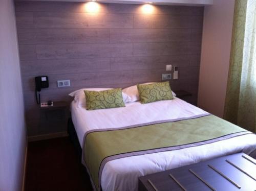 ELIOTEL 1