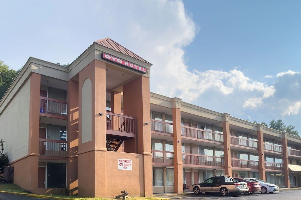OYO Hotel Harriman near I-40 1