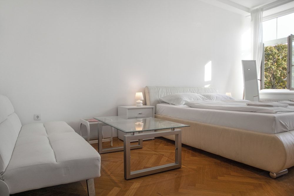 Perfect 7BR Stay Near Hauptbahnhof 2