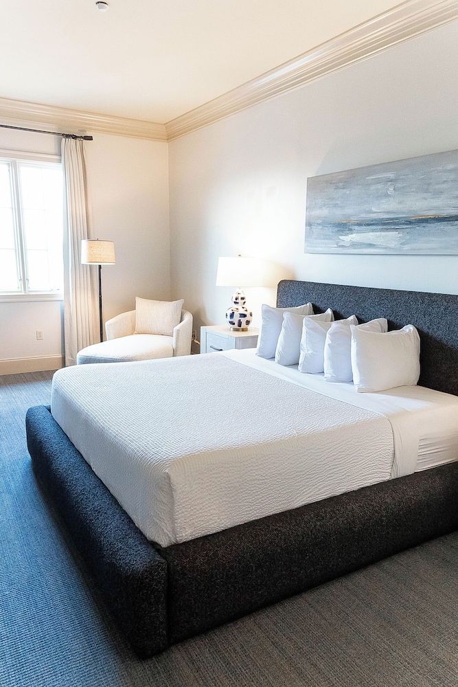 Carriage House Hotel 1