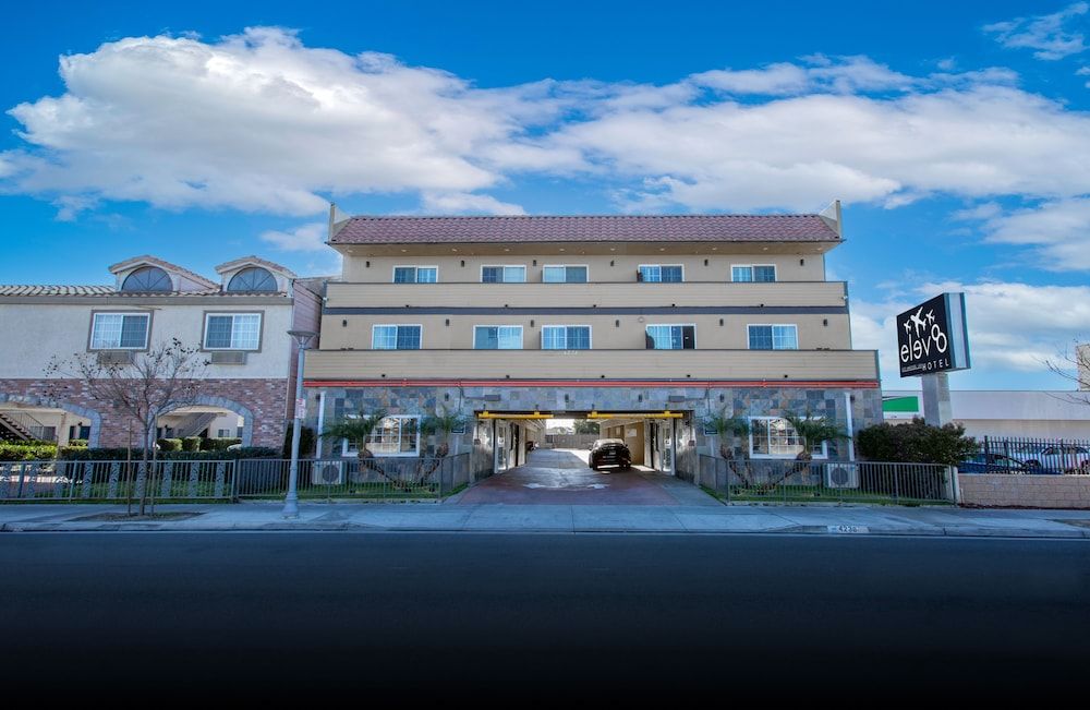 Elev8 Hotel Los Angeles, LAX 1