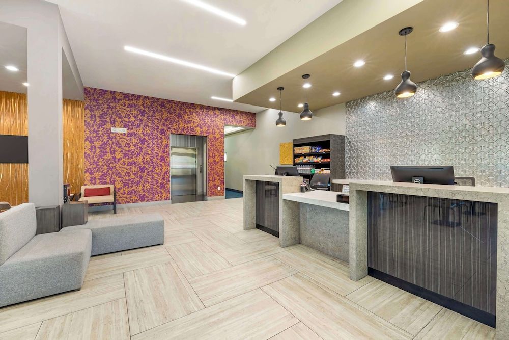 Best Western Plus Temecula Wine Country Hotel & Suites 2