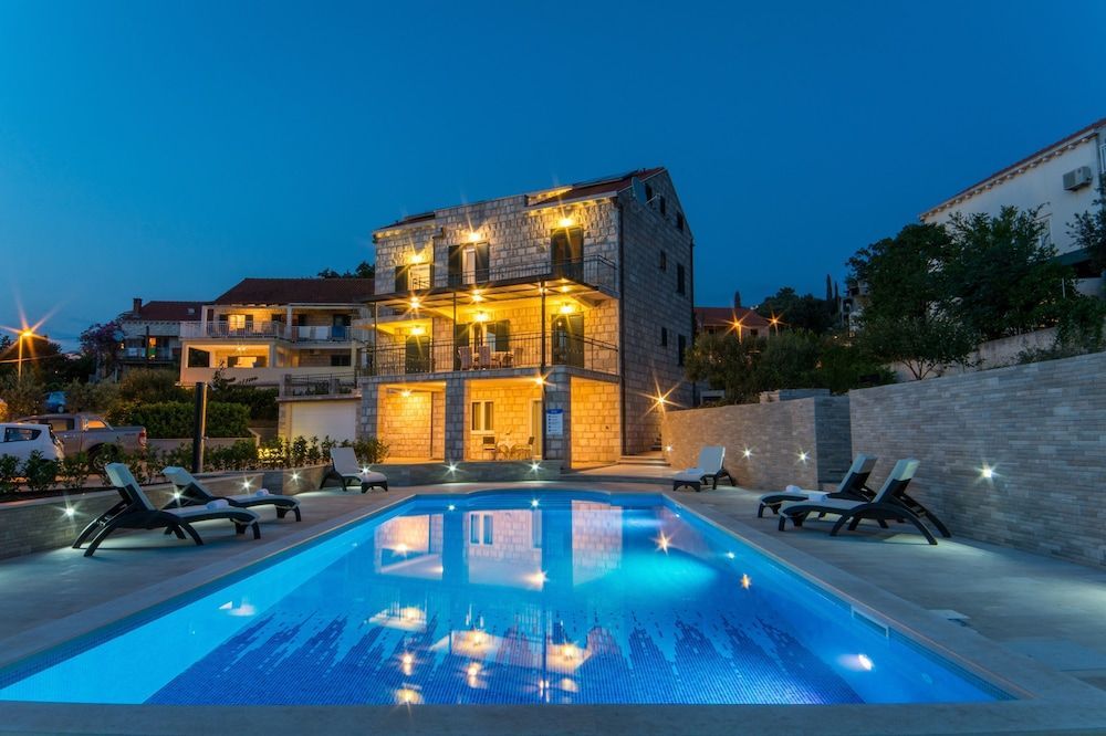 Apartments Sutalo 1