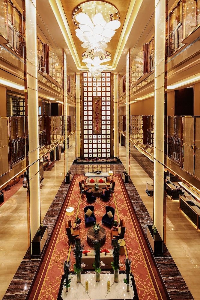Wyndham Grand Plaza Royale Chongqing 1