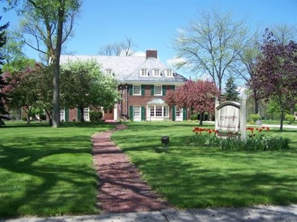 Montague Inn Bed & Breakfast 1
