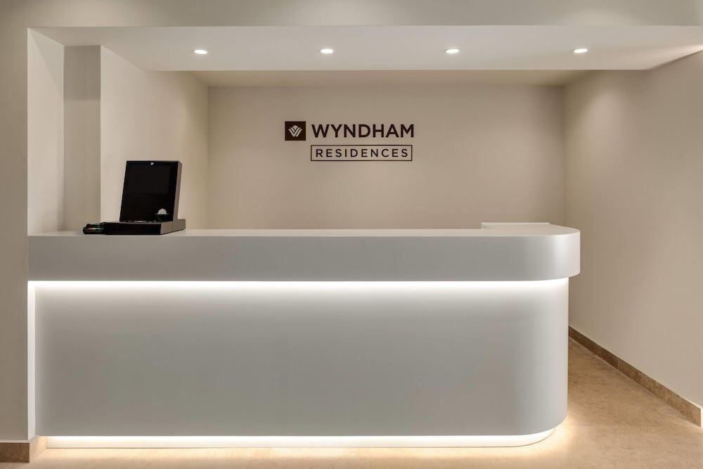 Wyndham Residences Piraeus Marina Zeas 2